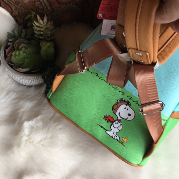 LOUNGEFLY PEANUTS BACKPACK - Picture 2 of 4